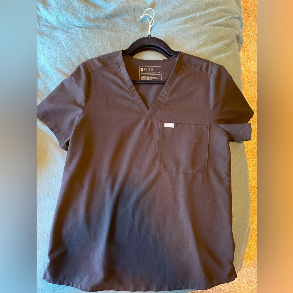 FIGS size Medium black Catarina scrub top